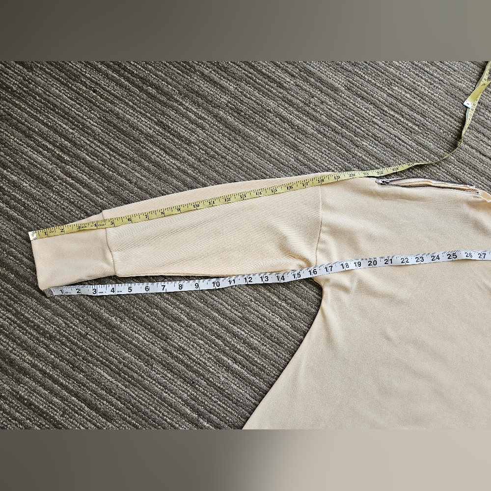 Off-The-Shoulder Zip Top - Picture 11 of 16